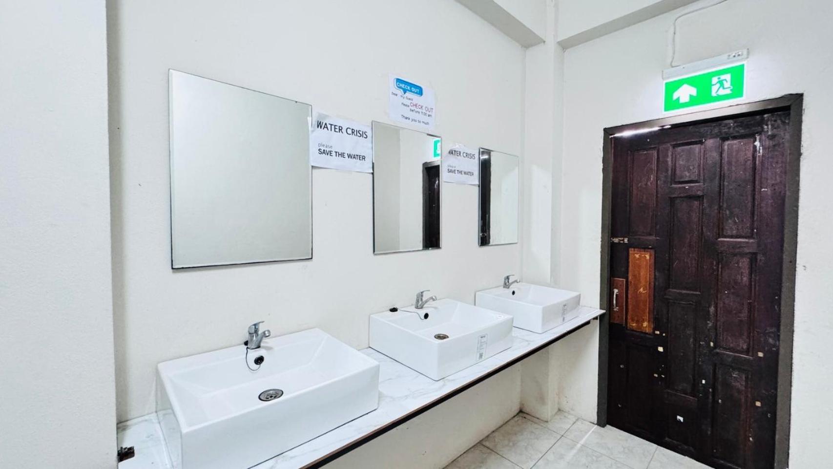 Stay At Moon Hostel 哈林海滩 外观 照片